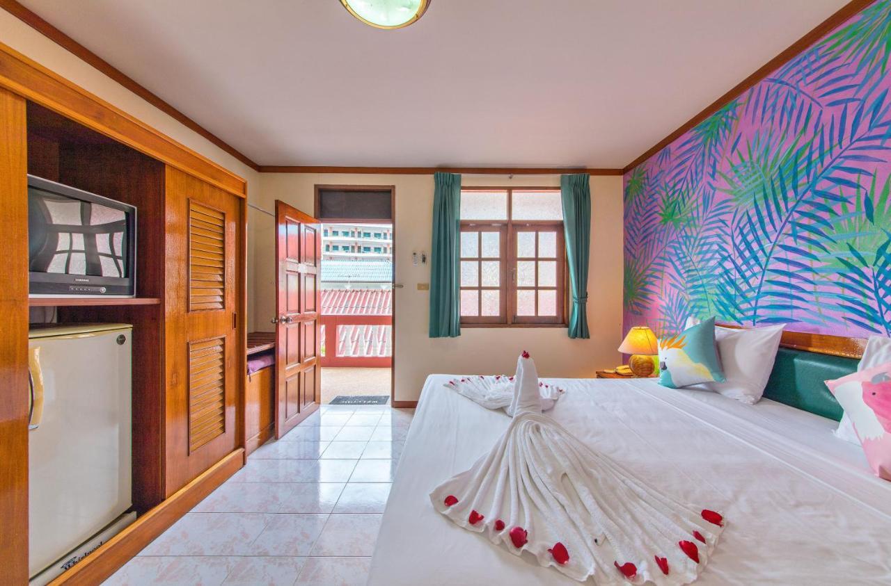 Panda Hotel Patong Exterior photo