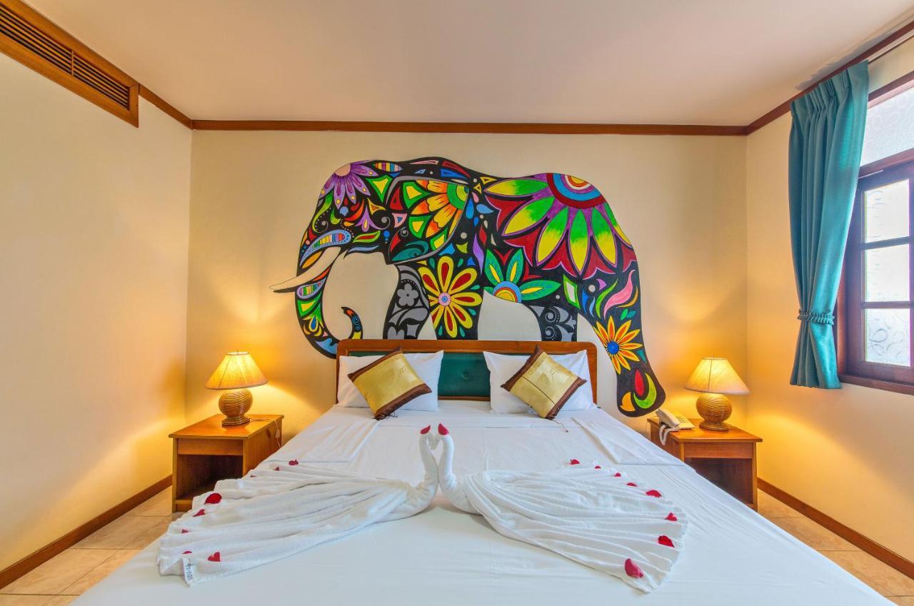 Panda Hotel Patong Exterior photo